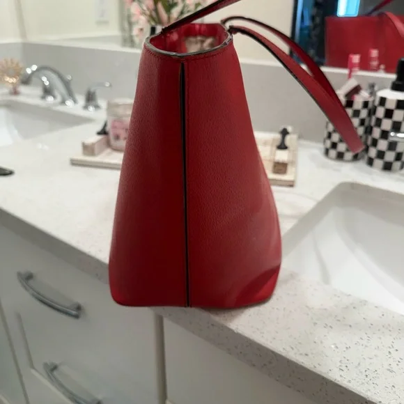 kate spade red leather tote with signature bow detail - Picture 2 of 8